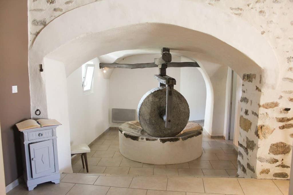 Le Gite Du Jas Vieux Montfort  Buitenkant foto